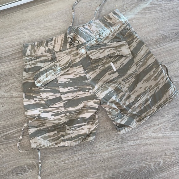 ARMANI EXCHANGE CAMOUFLAGE SHORTS - WORN ONCE! - Picture 2 of 2